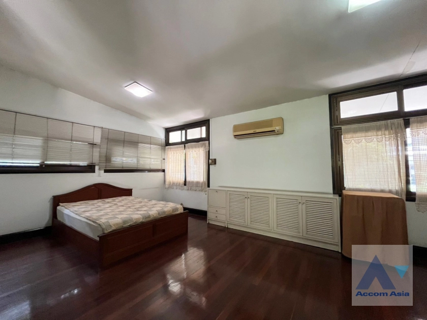 19  3 br House For Rent in Sukhumvit ,Bangkok BTS Ekkamai AA42371