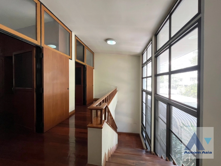 16  3 br House For Rent in Sukhumvit ,Bangkok BTS Ekkamai AA42371