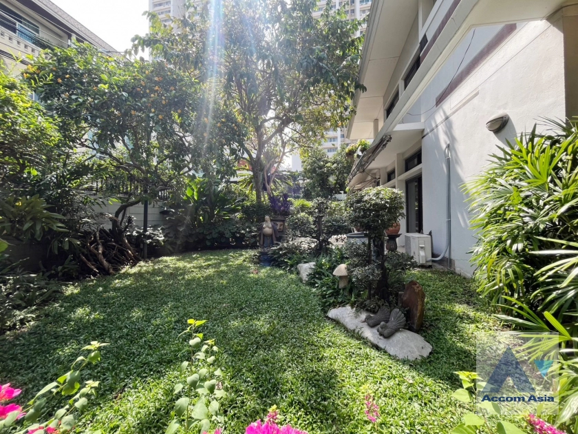 5  3 br House For Rent in Sukhumvit ,Bangkok BTS Ekkamai AA42371