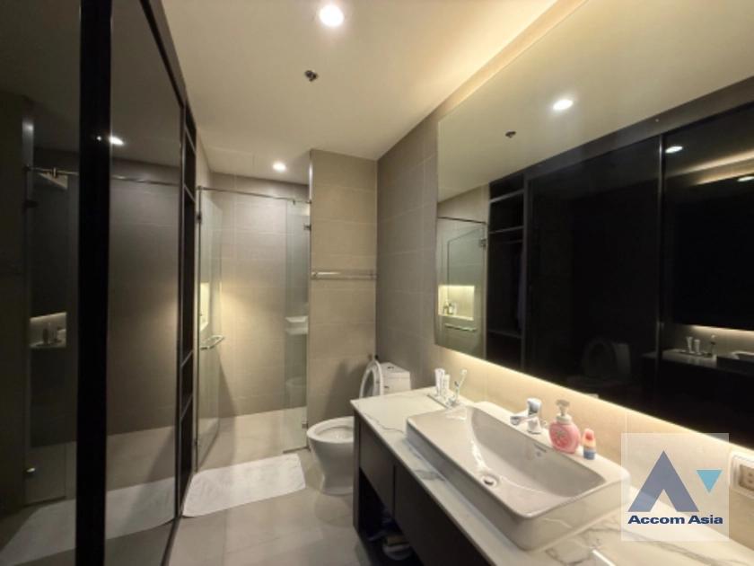 7  1 br Condominium For Sale in Ploenchit ,Bangkok BTS Ploenchit at Noble Ploenchit AA42378