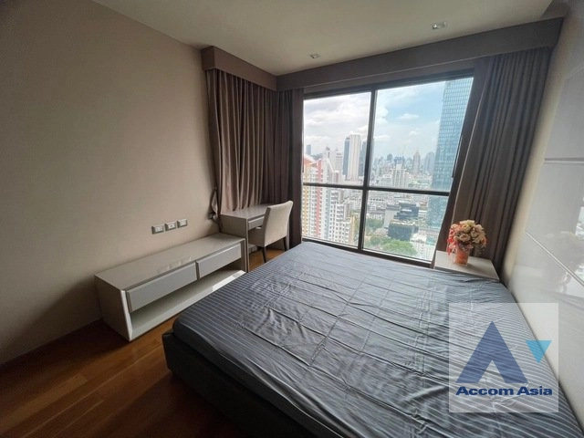  2 Bedrooms  Condominium For Rent & Sale in Silom, Bangkok  near BTS Chong Nonsi (AA42380)