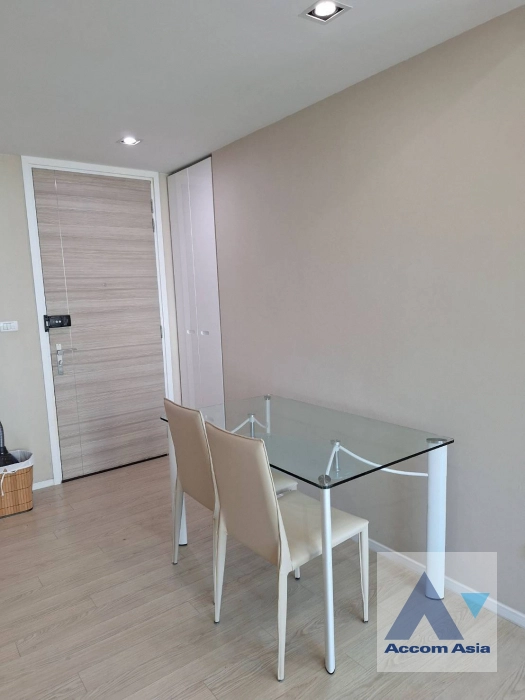  1 Bedroom  Condominium For Rent in Sukhumvit, Bangkok  near BTS Asok (AA42383)