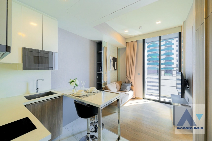  1 Bedroom  Condominium For Sale in Sukhumvit, Bangkok  near BTS Asok - MRT Sukhumvit (AA42386)