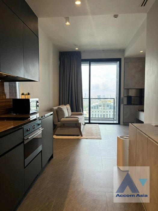  1 Bedroom  Condominium For Sale in Silom, Bangkok  near BTS Surasak (AA42392)