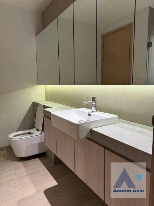 8  1 br Condominium For Sale in Silom ,Bangkok BTS Surasak at The Lofts Silom AA42393