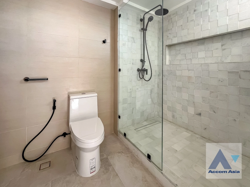 11  5 br Condominium For Sale in Sukhumvit ,Bangkok BTS Phrom Phong at D.S. Tower 1 AA42409