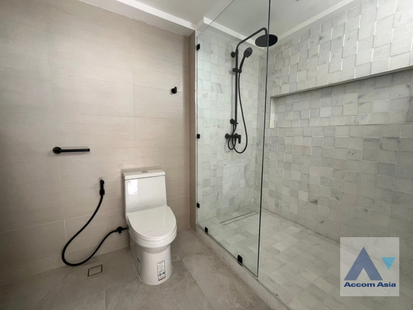 17  5 br Condominium For Sale in Sukhumvit ,Bangkok BTS Phrom Phong at D.S. Tower 1 AA42409