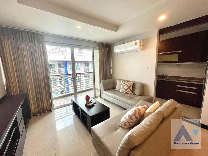  2 Bedrooms  Condominium For Rent in Sukhumvit, Bangkok  near BTS Ekkamai (AA42418)