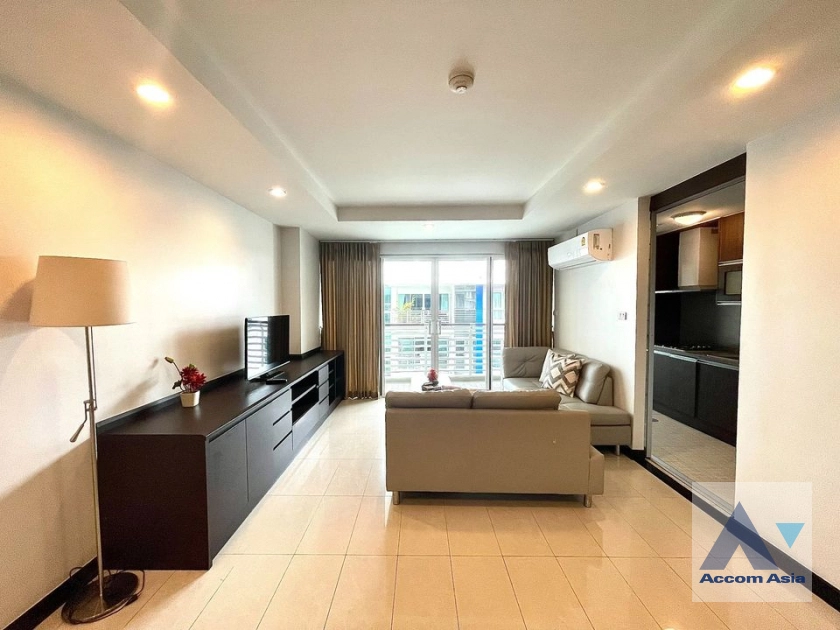  2 Bedrooms  Condominium For Rent in Sukhumvit, Bangkok  near BTS Ekkamai (AA42418)