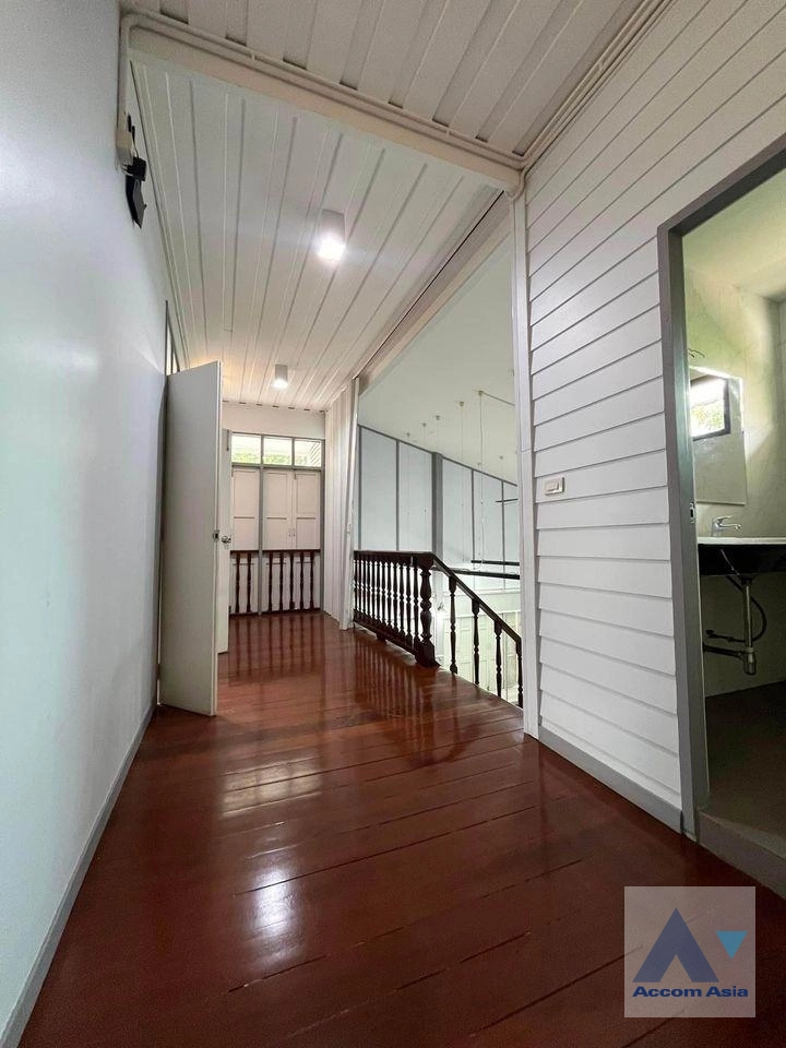 13  2 br House For Rent in Phaholyothin ,Bangkok BTS Ari AA42422