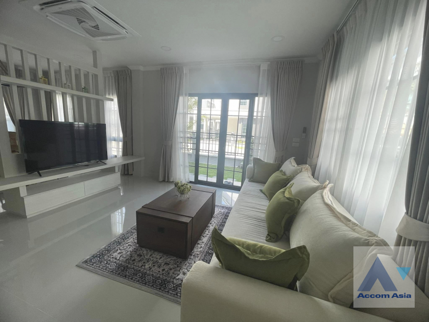  4 Bedrooms  House For Rent in Samutprakan, Samutprakan  (AA42423)