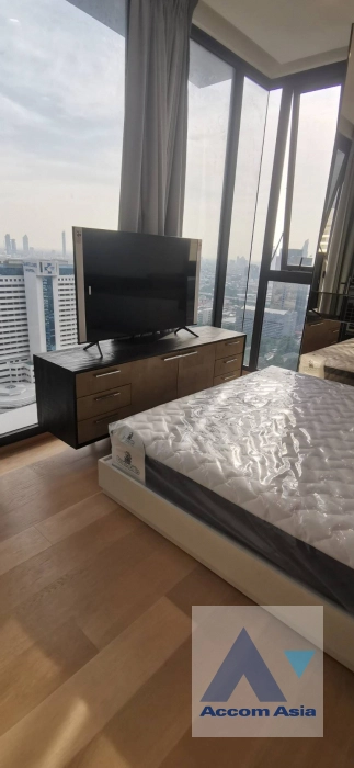  2 Bedrooms  Condominium For Rent in Silom, Bangkok  near BTS Chong Nonsi (AA42439)