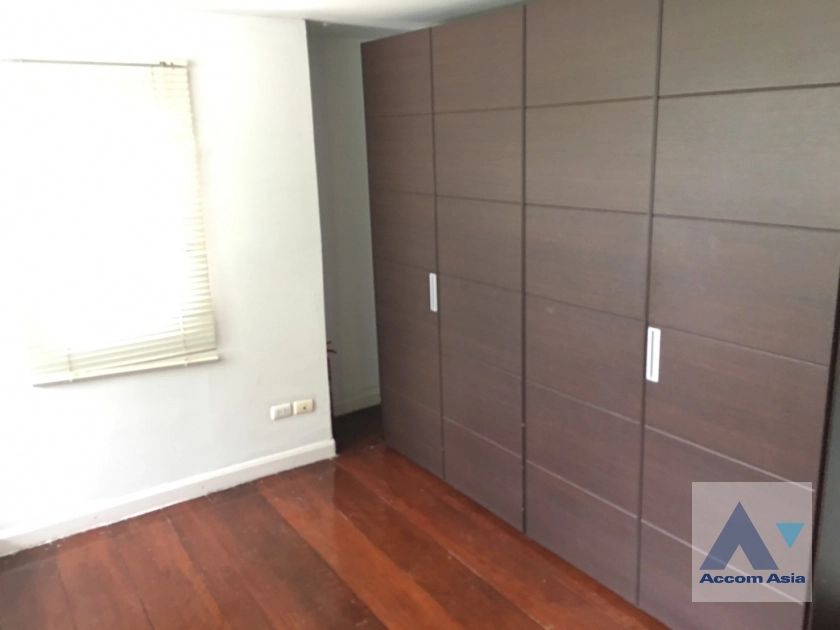  3 Bedrooms  House For Rent in Sathorn, Bangkok  (AA42446)