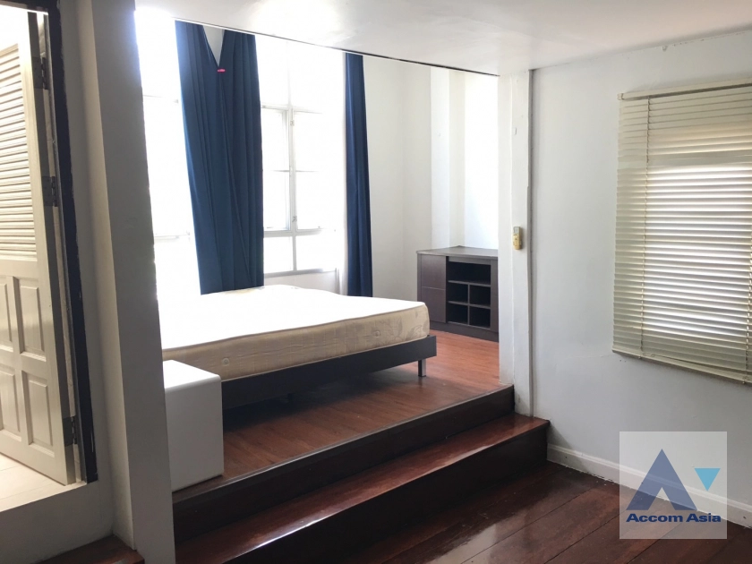  3 Bedrooms  House For Rent in Sathorn, Bangkok  (AA42446)