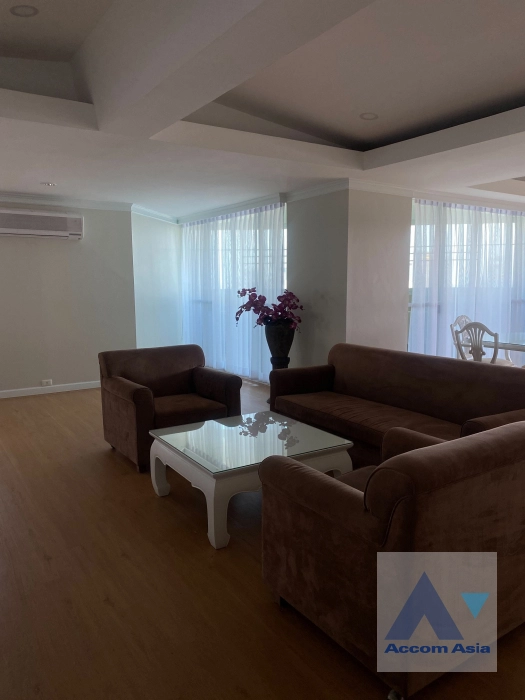  4 Bedrooms  Condominium For Rent in Sukhumvit, Bangkok  near BTS Ekkamai (AA42447)