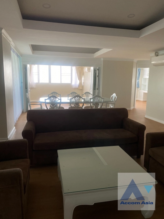  4 Bedrooms  Condominium For Rent in Sukhumvit, Bangkok  near BTS Ekkamai (AA42447)