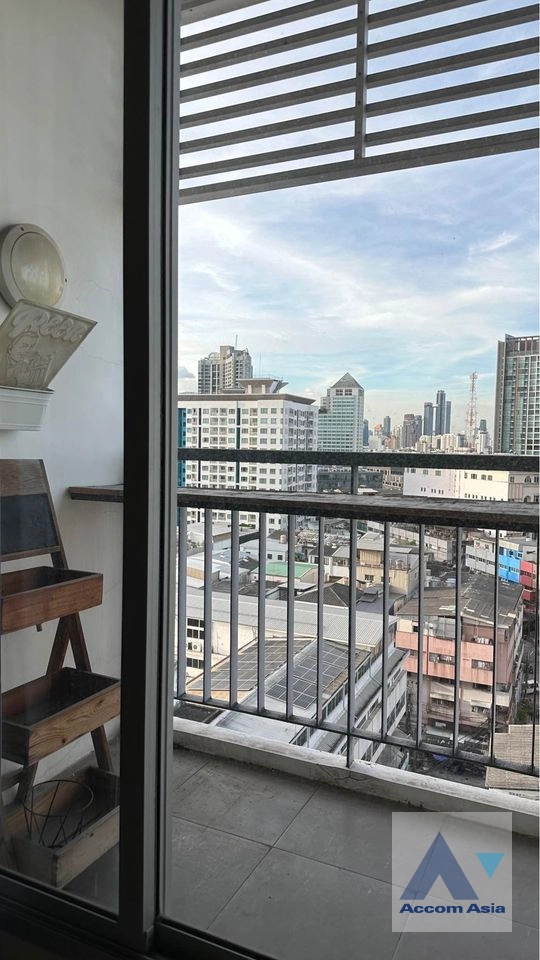  2 Bedrooms  Condominium For Sale in Sukhumvit, Bangkok  near BTS Phra khanong (AA42448)