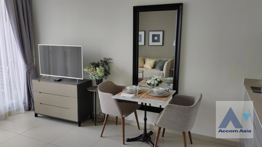  1 Bedroom  Condominium For Sale in Sukhumvit, Bangkok  (AA42451)