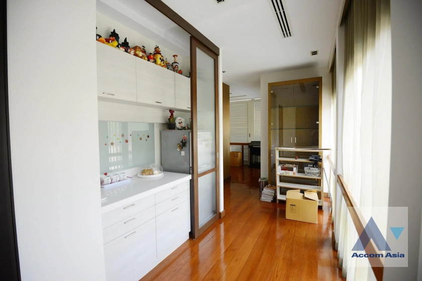 12  5 br House For Sale in Ratchadaphisek ,Bangkok  at Private Nirvana Ladprao AA42457