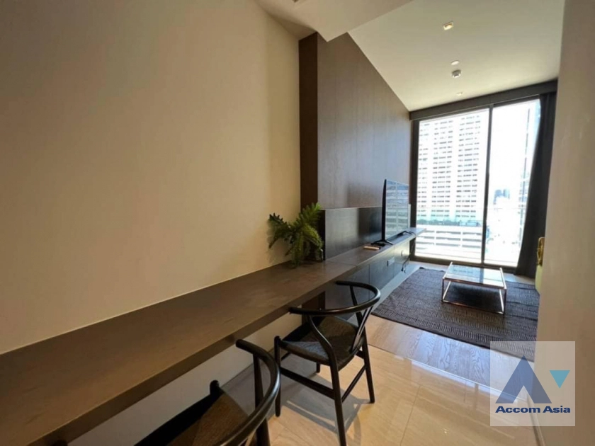 Fully Furnished |  1 Bedroom  Condominium For Sale in Silom, Bangkok  near BTS Chong Nonsi (AA42458)