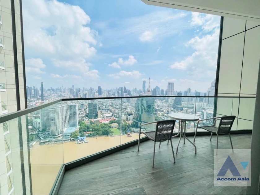 Big Balcony |  Magnolias Waterfront Residences Condominium  1 Bedroom for Rent BTS Krung Thon Buri in Charoennakhon Bangkok