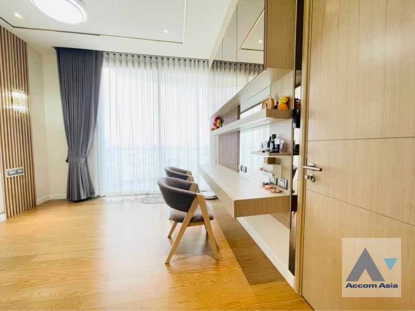 9  1 br Condominium For Rent in Charoen Nakhon ,Bangkok BTS Krung Thon Buri at Magnolias Waterfront Residences AA42459