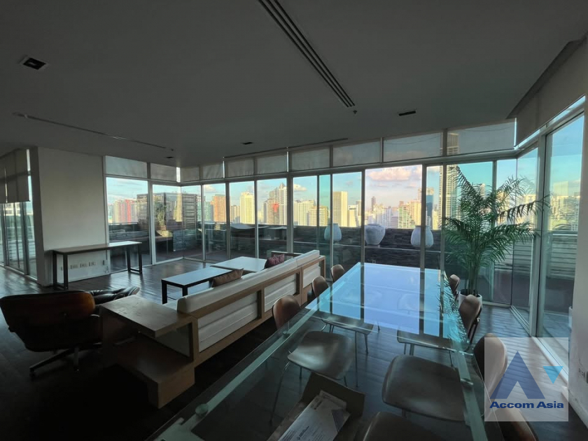 Huge Terrace, Pet friendly condominium for rent in Sukhumvit, Bangkok Code AA42465