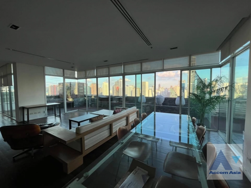 Huge Terrace, Pet friendly |  3 Bedrooms  Condominium For Rent in Sukhumvit, Bangkok  near BTS Nana (AA42465)