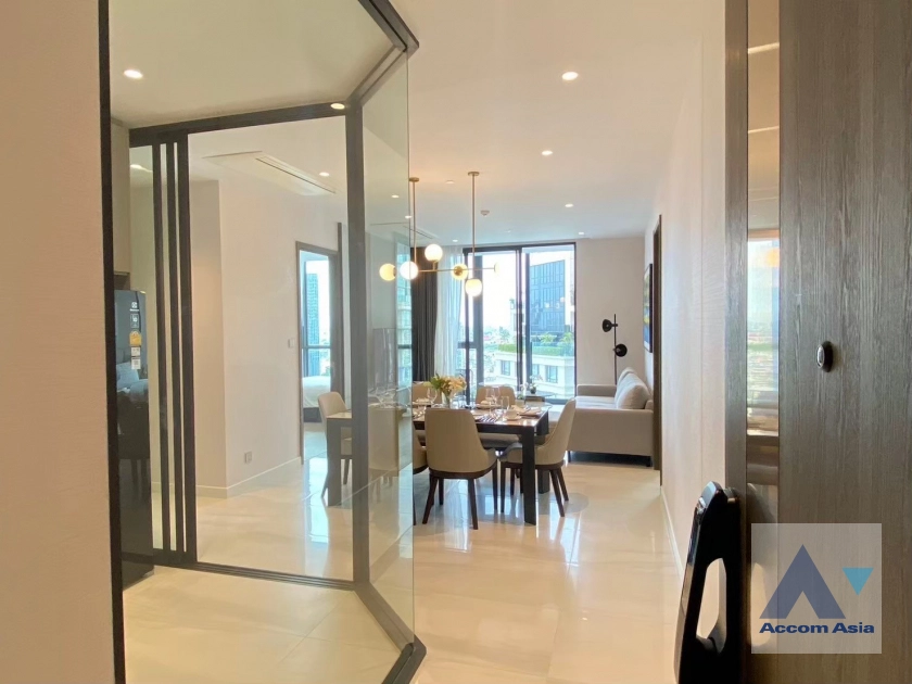  3 Bedrooms  Condominium For Rent in Sathorn, Bangkok  near BTS Chong Nonsi - MRT Lumphini (AA42467)