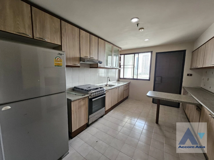  2 Bedrooms  Apartment For Rent in Sukhumvit, Bangkok  near BTS Phrom Phong (AA42469)