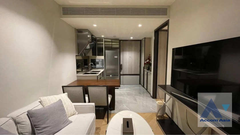  1 Bedroom  Condominium For Rent in Sukhumvit, Bangkok  near BTS Ekkamai (AA42470)