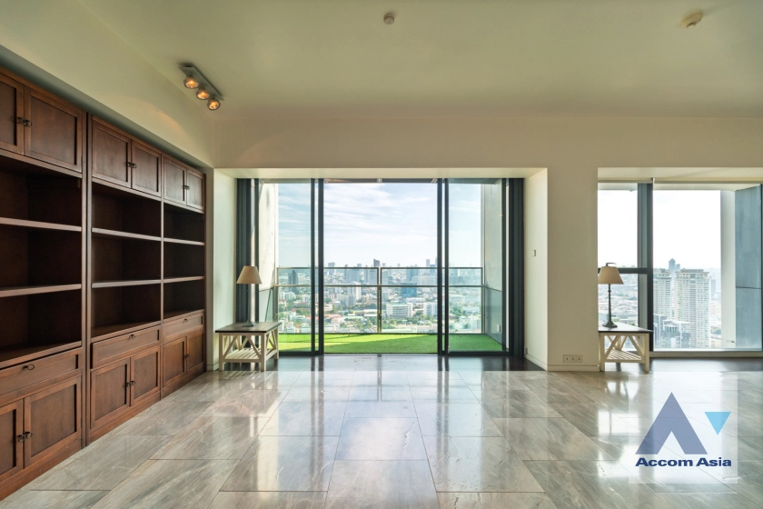  3 Bedrooms  Condominium For Sale in Sathorn, Bangkok  near BTS Chong Nonsi - MRT Lumphini (AA42472)