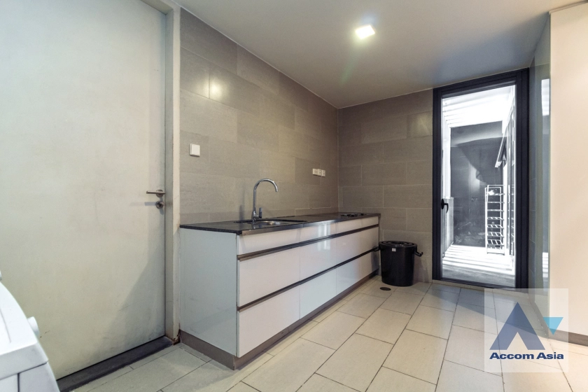 11  3 br Condominium For Sale in Sathorn ,Bangkok BTS Chong Nonsi - MRT Lumphini at The Met Sathorn AA42472