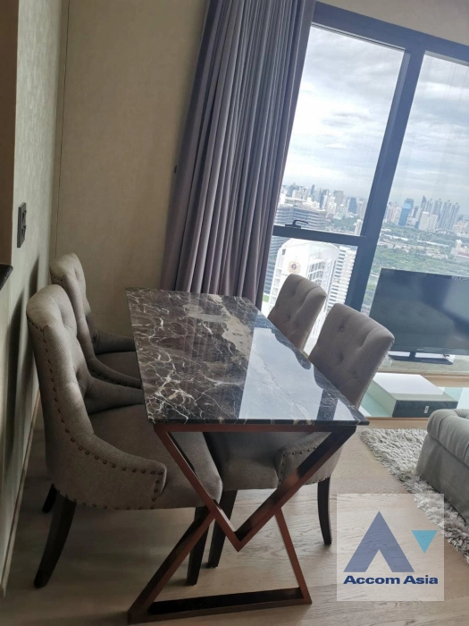  2 Bedrooms  Condominium For Rent in Silom, Bangkok  near MRT Sam Yan (AA42476)