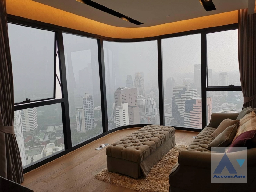  2 Bedrooms  Condominium For Rent in Silom, Bangkok  near MRT Sam Yan (AA42476)