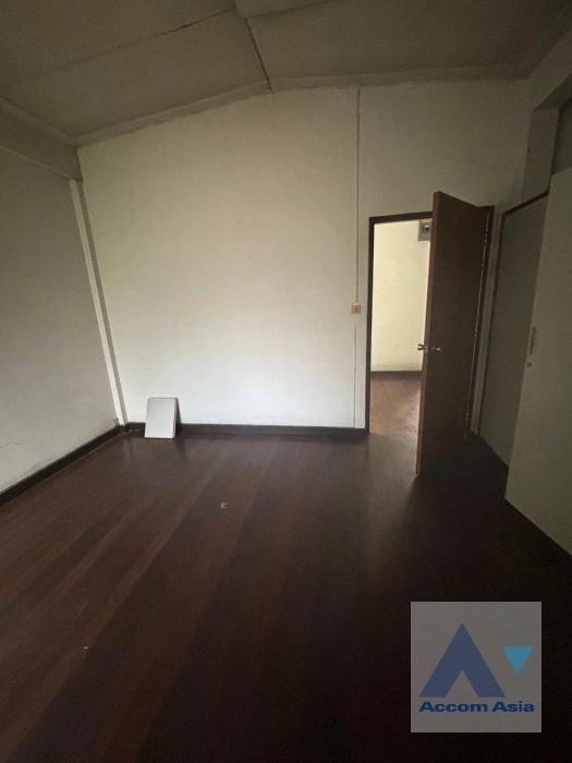 6  3 br House For Rent in Sukhumvit ,Bangkok BTS Ekkamai AA42507