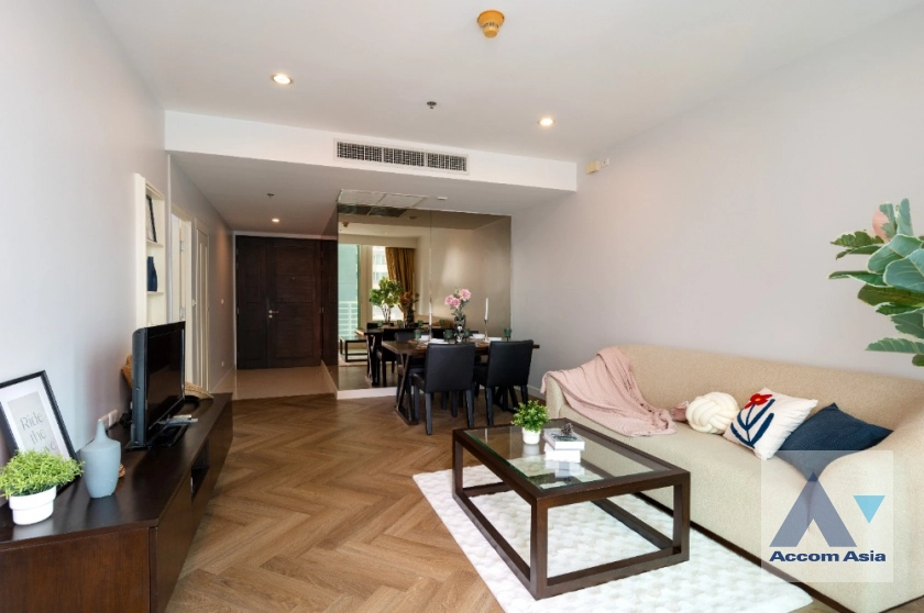  1 Bedroom  Condominium For Sale in Sukhumvit, Bangkok  near BTS Phrom Phong (AA42537)