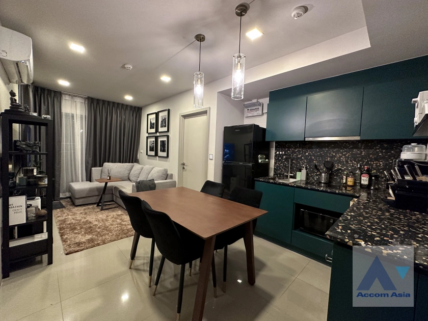  2 Bedrooms  Condominium For Rent in Sukhumvit, Bangkok  near BTS On Nut (AA42562)