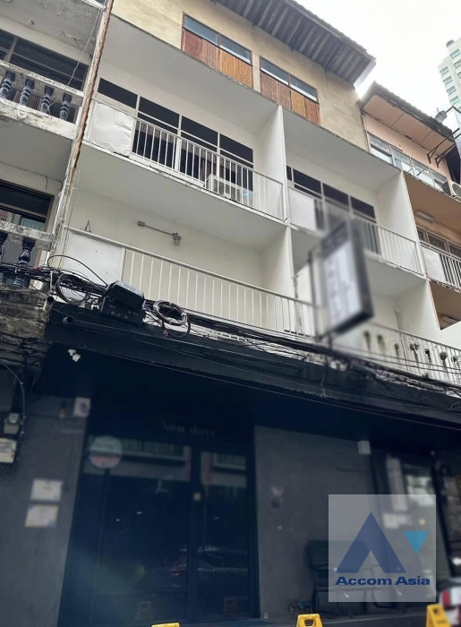 Office |  Building For Rent in Sukhumvit, Bangkok  near BTS Phrom Phong (AA42571)