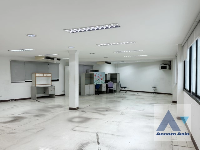 Home Office |  Building For Rent in Sukhumvit, Bangkok  near BRT Thanon Chan (AA42572)