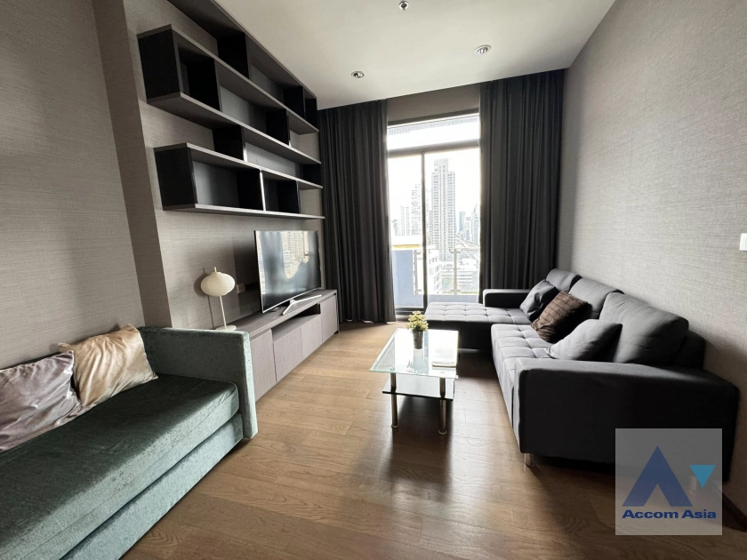  2 Bedrooms  Condominium For Sale in Silom, Bangkok  near BTS Surasak (AA42574)