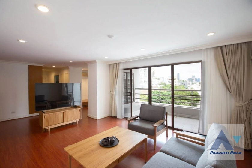 Newly renovated, Pet friendly Bangkok rental apartment in Sukhumvit Code AA42593