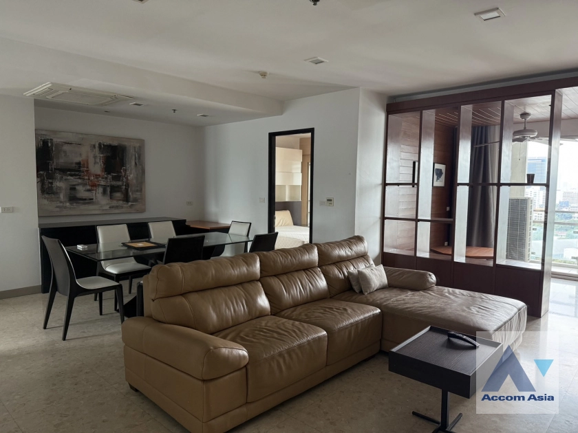  3 Bedrooms  Condominium For Rent in Sukhumvit, Bangkok  near BTS Ekkamai (AA42605)