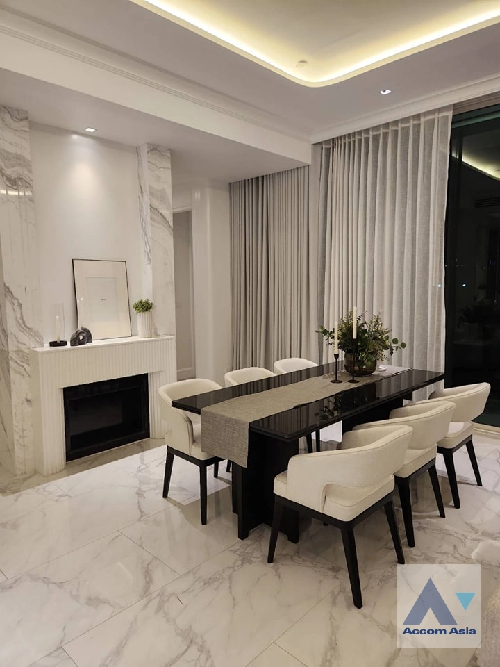 7  3 br Condominium For Sale in Sukhumvit ,Bangkok BTS Phrom Phong at Royce Private Residences AA42608