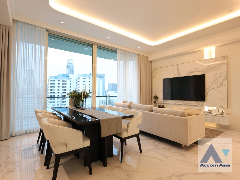 Big Balcony | Royce Private Residences Condominium  3 Bedroom for Sale BTS Phrom Phong in Sukhumvit Bangkok