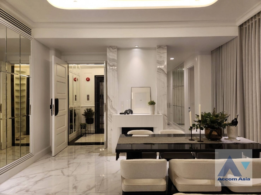 8  3 br Condominium For Sale in Sukhumvit ,Bangkok BTS Phrom Phong at Royce Private Residences AA42608