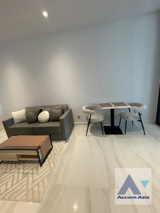  1 Bedroom  Condominium For Rent in Sathorn, Bangkok  near BTS Chong Nonsi - MRT Lumphini (AA42610)