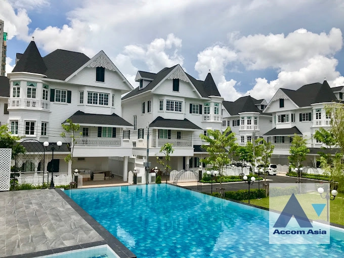  4 Bedrooms  House For Rent in Bang Na, Bangkok  (AA42622)