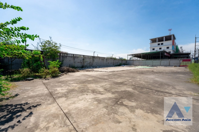  Land For Sale in Samutprakan, Samutprakan  (AA42625)