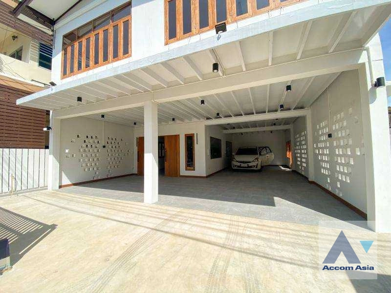  2  3 br House For Rent in Sukhumvit ,Bangkok  AA42626